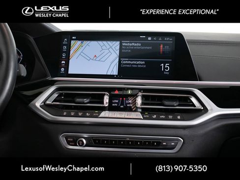 Used 2022 BMW X7 xDrive40i w/ M Sport Package AWD/4WD image 28