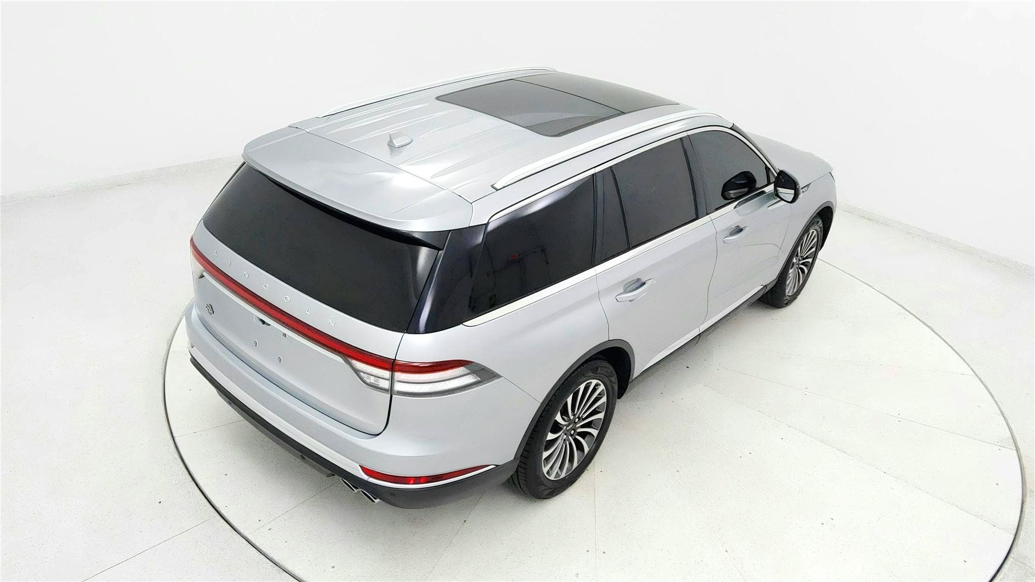 Used 2020 Lincoln Aviator Reserve w/ Elements Package Plus AWD/4WD image 17