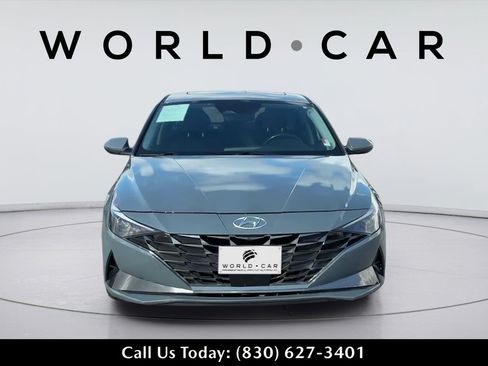 Used 2022 Hyundai Elantra SEL w/ Convenience + Premium Package FWD image 11