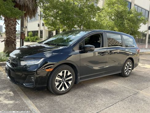 Used 2025 Honda Odyssey EX-L image 4