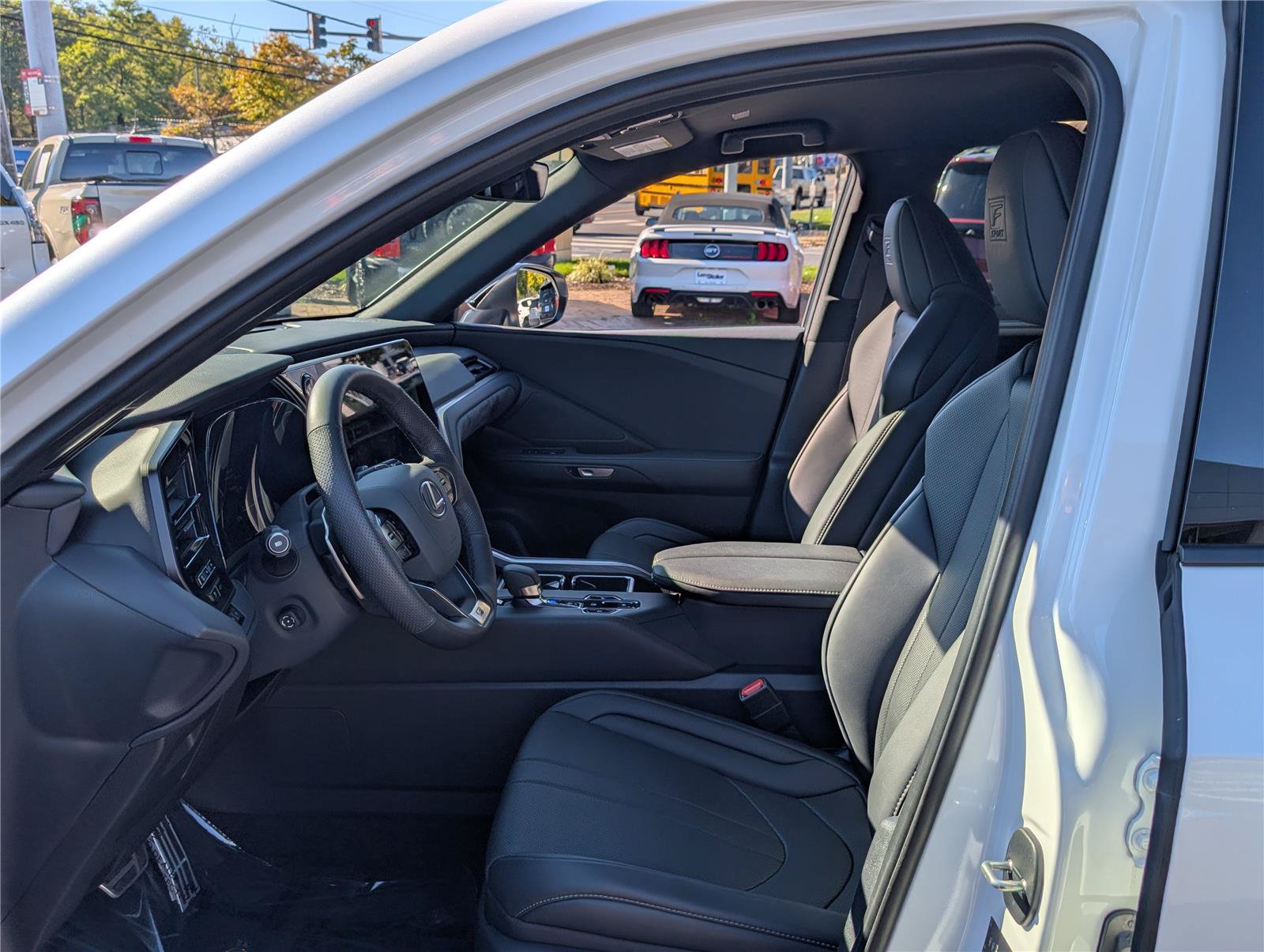 Used 2026 Lexus TX 500h AWD w/ Technology Package image 19