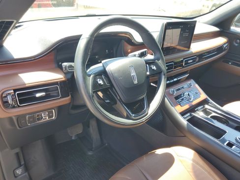 Certified 2023 Lincoln Aviator Reserve w/ Equipment Group 201A AWD/4WD image 13