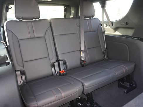 Used 2026 Chevrolet Suburban RST RWD image 7