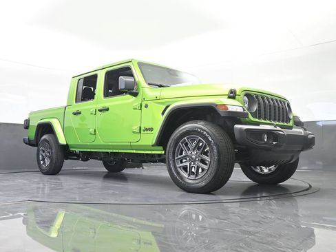 Used 2025 Jeep Gladiator Sport AWD/4WD image 57