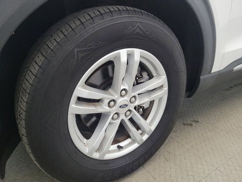 Used 2020 Ford Explorer XLT w/ Equipment Group 202A RWD image 31