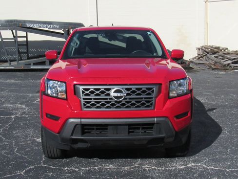 Used 2024 Nissan Frontier SV image 6