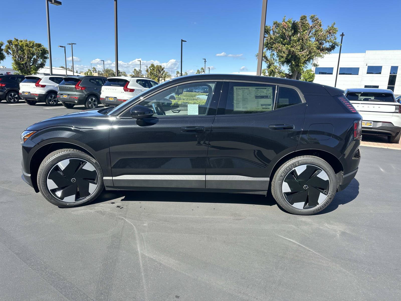 New 2026 Volvo EX30 Plus AWD/4WD image 4