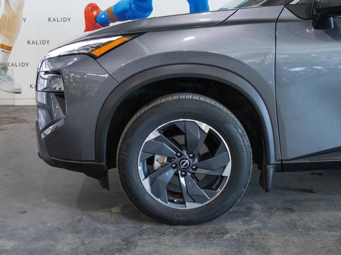 Used 2024 Nissan Rogue SV image 15