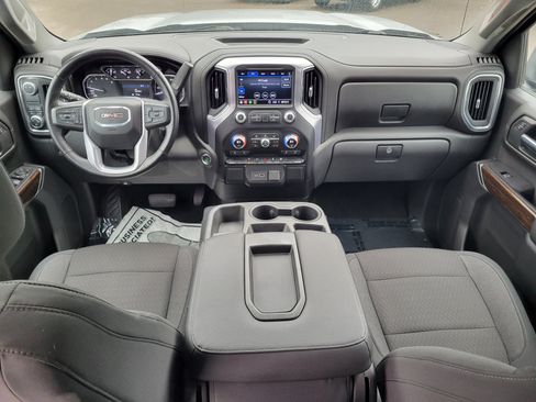 Used 2020 GMC Sierra 1500 Elevation w/ Elevation Value Package image 9