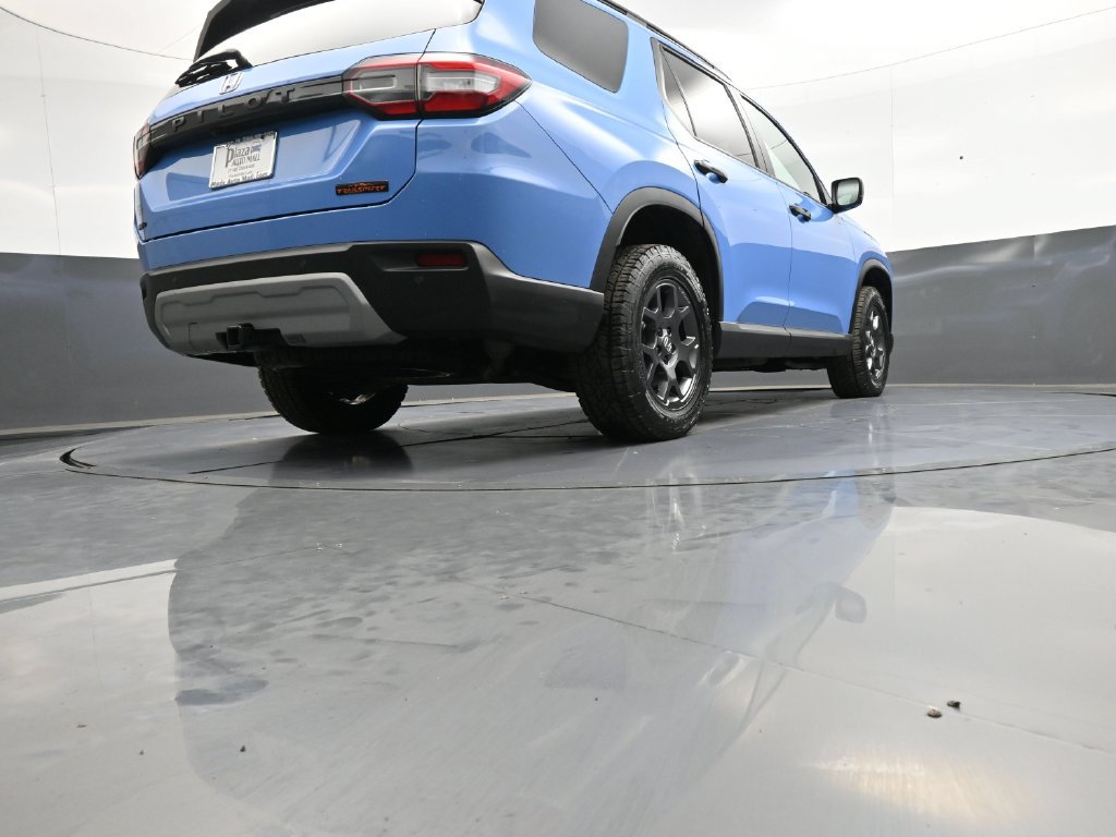 Certified 2024 Honda Pilot TrailSport image 33