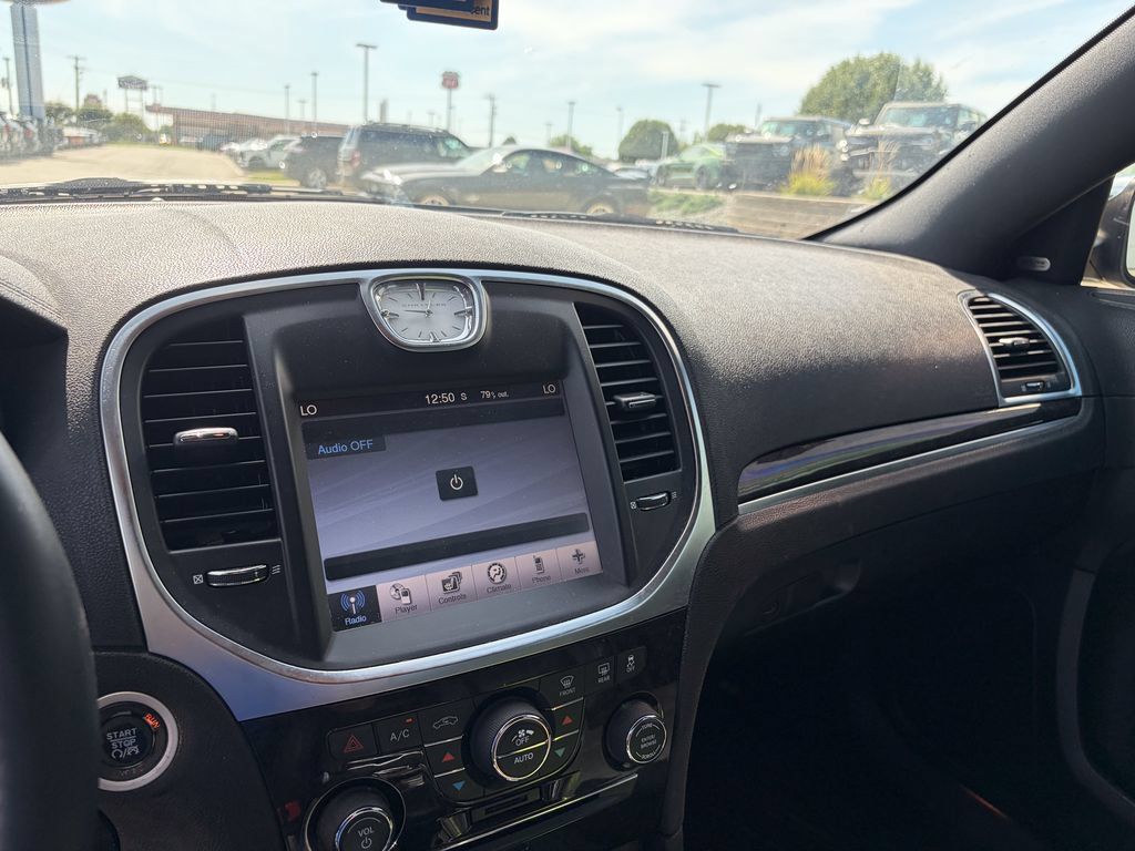 Used 2011 Chrysler 300 Limited RWD image 15