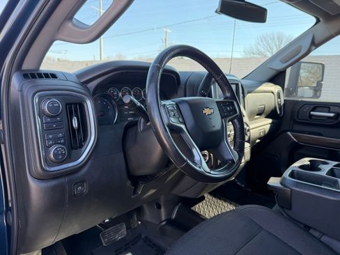 Used 2022 Chevrolet Silverado 3500 LT w/ Convenience Package image 16