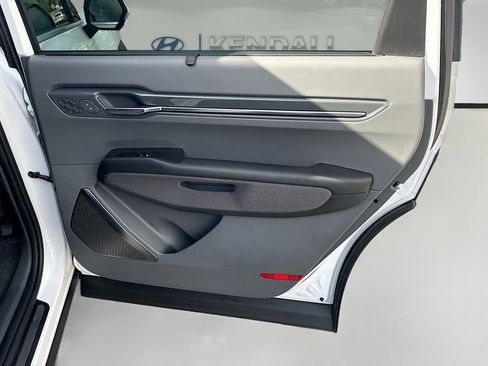 Used 2026 Kia EV9 Land image 29