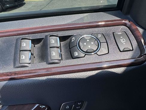 Used 2022 Ford F250 Lariat w/ Lariat Ultimate Package AWD/4WD image 11