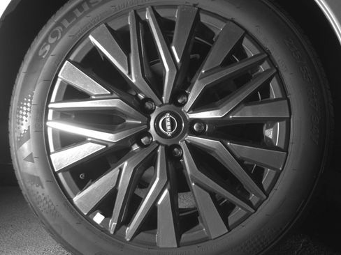Used 2025 Nissan Altima 2.5 SV FWD image 18