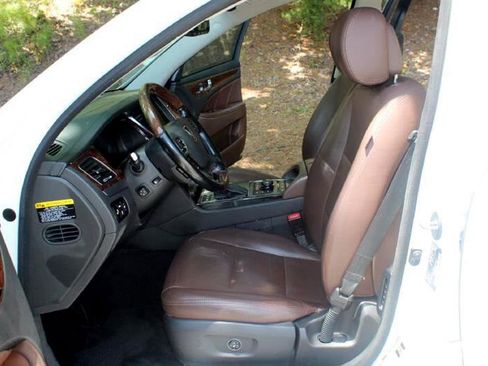 Used 2014 Hyundai Equus Signature image 10