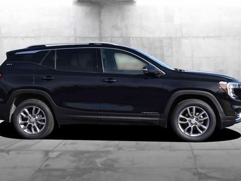 Used 2024 GMC Terrain SLT image 5