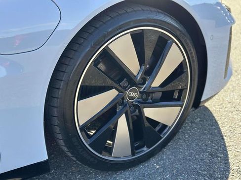 Used 2023 Audi e-tron GT Prestige image 8