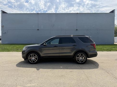 Used 2018 Ford Explorer Sport AWD/4WD image 4