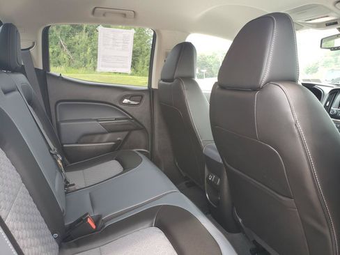 Used 2022 Chevrolet Colorado Z71 AWD/4WD image 17