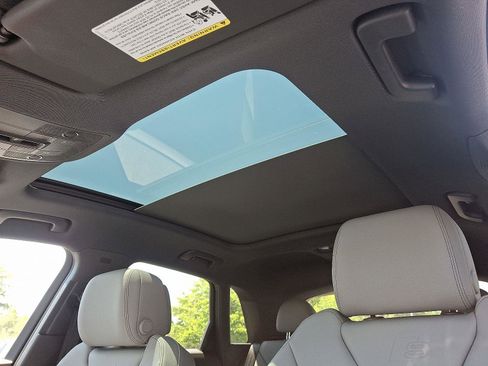 Used 2025 Audi Q3 2.0T Premium w/ Convenience Package image 12