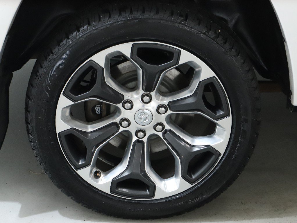 Used 2019 RAM 1500 Limited AWD/4WD image 12