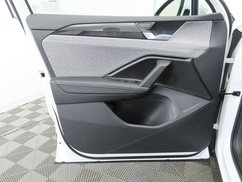 New 2026 Volkswagen Tiguan S FWD image 24