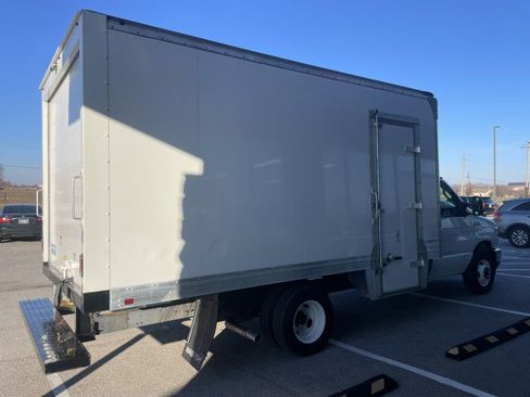 Used 2023 Ford E-350 and Econoline 350 Super Duty w/ Power Windows & Locks Group image 3