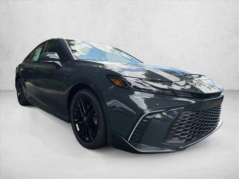 Used 2026 Toyota Camry SE FWD image 1