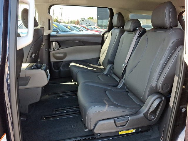 Certified 2026 Kia Carnival FWD image 10
