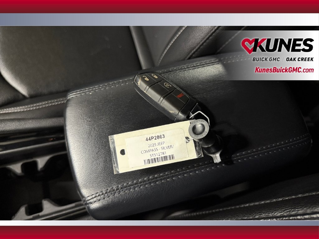 Used 2025 Jeep Compass Limited AWD/4WD image 39