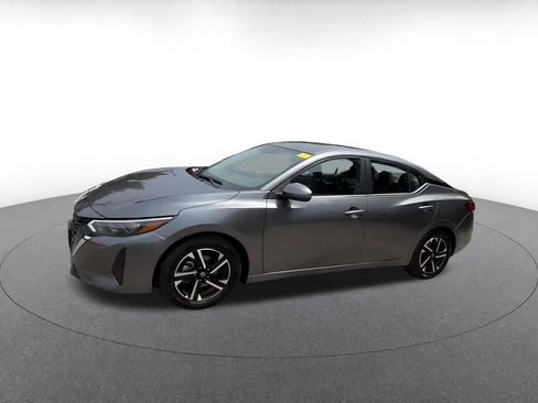 Used 2025 Nissan Sentra SV FWD image 8