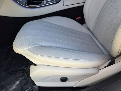 Used 2022 Mercedes-Benz E 350 Sedan image 14