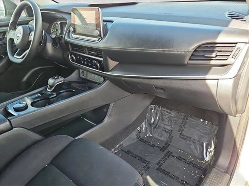 Used 2024 Nissan Rogue S image 20