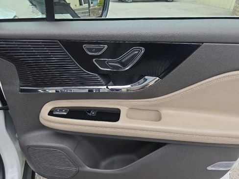 Used 2022 Lincoln Corsair AWD w/ Equipment Group 101A image 42