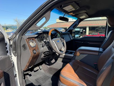 Used 2014 Ford F250 Platinum w/ FX4 Off-Road Package AWD/4WD image 15