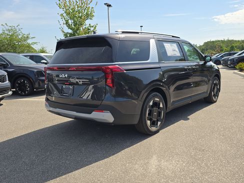 New 2026 Kia Carnival EX FWD image 8