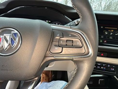 Used 2023 Buick Envision Avenir image 16