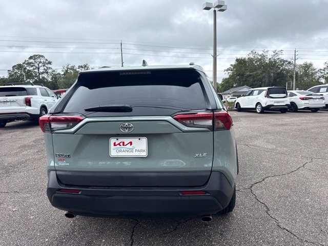Used 2022 Toyota RAV4 XLE FWD image 4