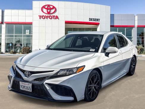 Certified 2023 Toyota Camry SE FWD image 3