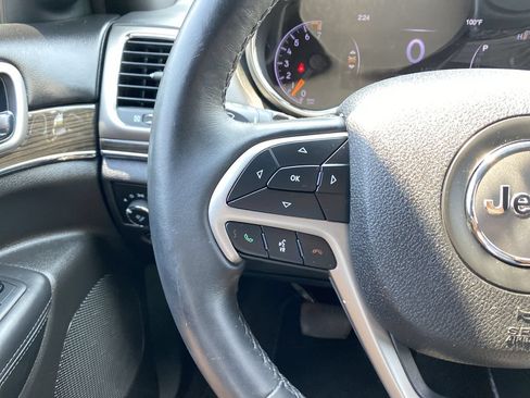 Used 2018 Jeep Grand Cherokee Overland RWD image 22