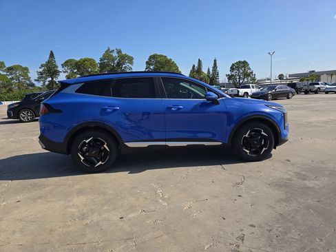 New 2026 Kia Sportage EX FWD image 9