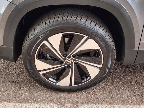 Used 2024 Volkswagen Taos SE AWD/4WD image 24