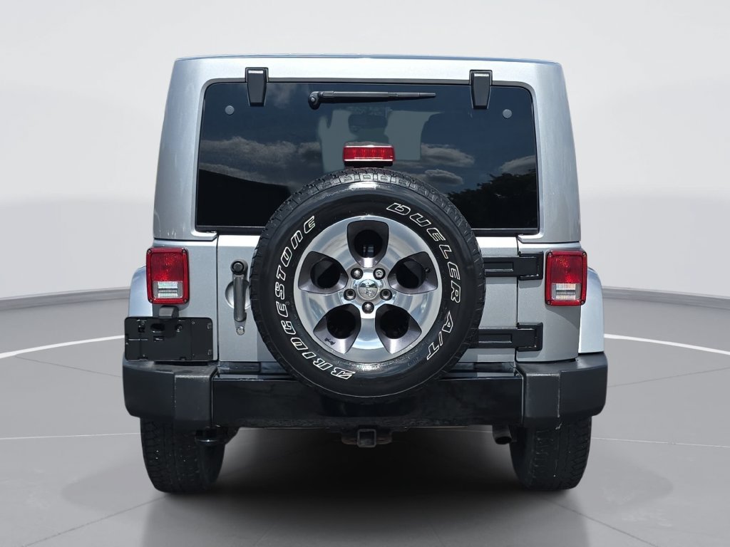 Used 2018 Jeep Wrangler Unlimited Sahara w/ Dual Top Group AWD/4WD image 5