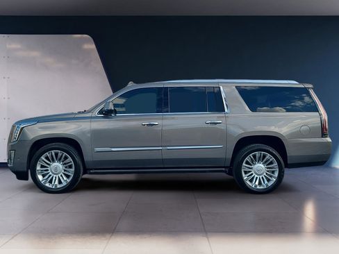 Used 2018 Cadillac Escalade ESV Platinum AWD/4WD image 2