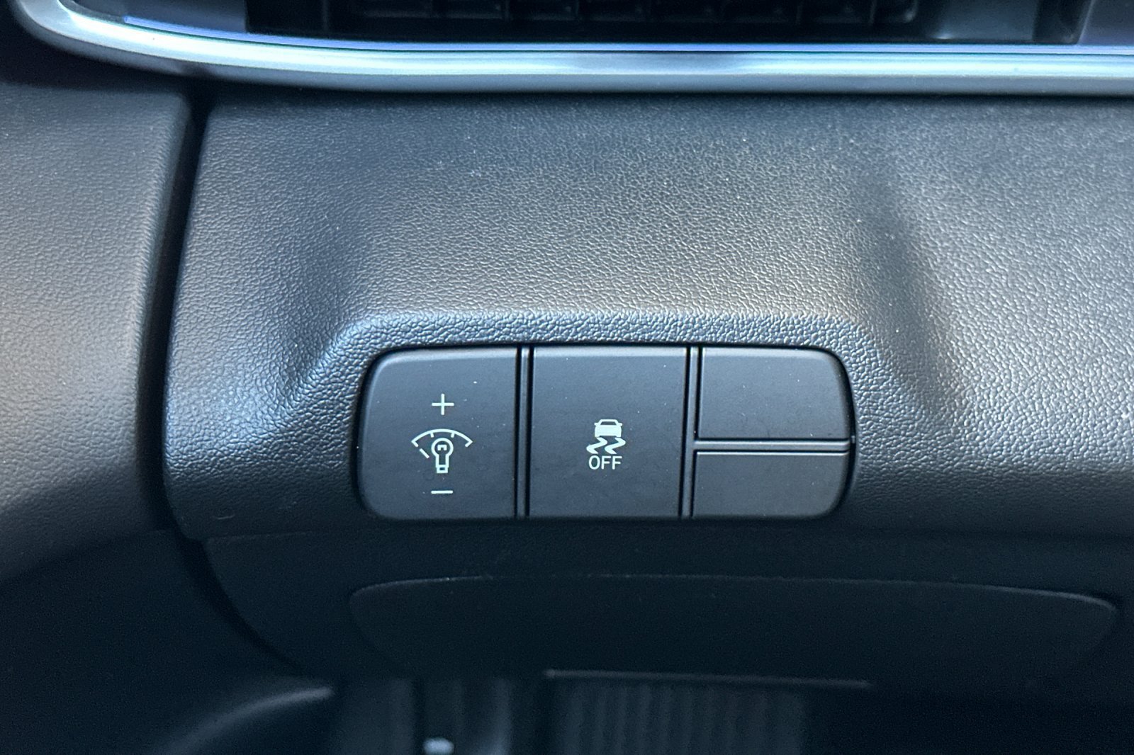 Used 2024 Hyundai Elantra SEL FWD image 29
