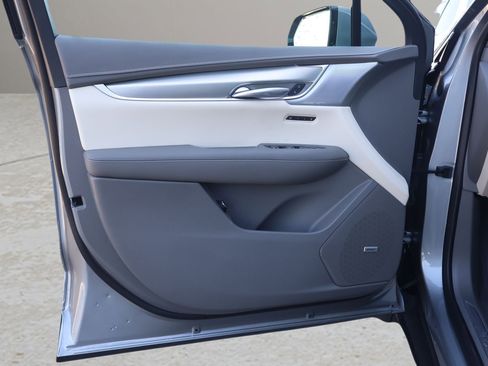 New 2026 Cadillac XT5 Premium Luxury w/ Driver Assist Package FWD image 9