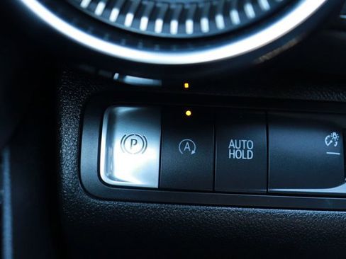 Used 2025 Chevrolet Equinox LT image 24