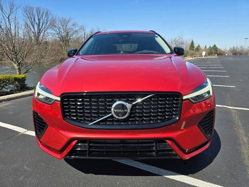 Used 2025 Volvo XC60 T8 Ultra w/ Protection Package Premier image 11