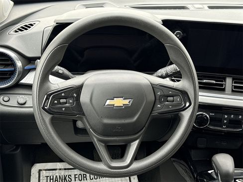 Used 2024 Chevrolet Trax LT image 11